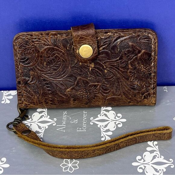Vintage Tooled Floral Embossed Leather Wristlet - Picture 2 of 9